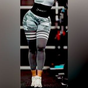 Bomshell sportswear size small